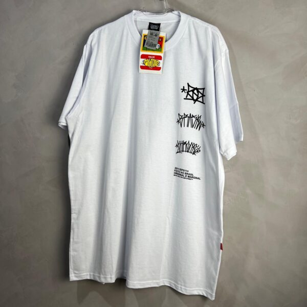 Camisa Chronic `O Brasil é Foda` (Branco) GG