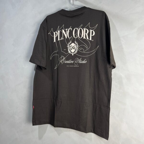 CAMISA PLANO C "PLNC CORP" BROWN (MARROM) M