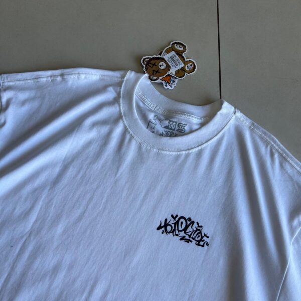 CAMISA OVERSIZED TRIP SIDE `SOL` (OFF WHITE) - Imagem 3