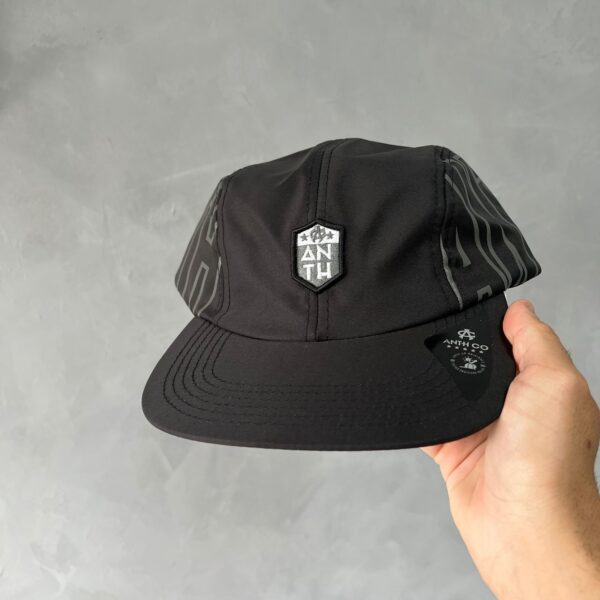 Boné Five Panel Letreiro Anth (Preto) - Imagem 5