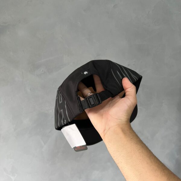 Boné Five Panel Letreiro Anth (Preto) - Imagem 4