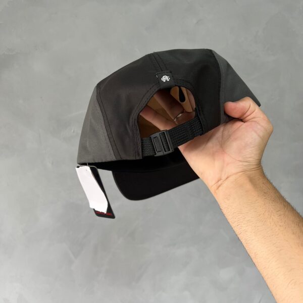 Boné Five Panel Berlim Anth (Preto/Chumbo) - Imagem 4